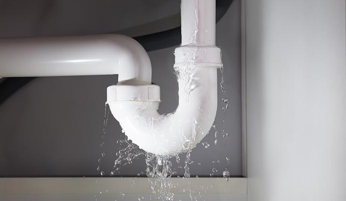 Water leaking from pipe